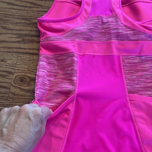 ATHLETA PR SPORTS RACERBACK TANK. BUILT IN BRA, BACK 2 POCKETS FUCHSIA SZ SMALL - Picture 5 of 10